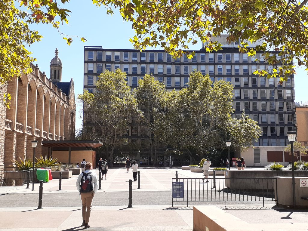 The external pathways and courtyards feature level-access flooring of various kinds. Metal bollards are spaced with enough distance to permit the navigation of mobility aids.